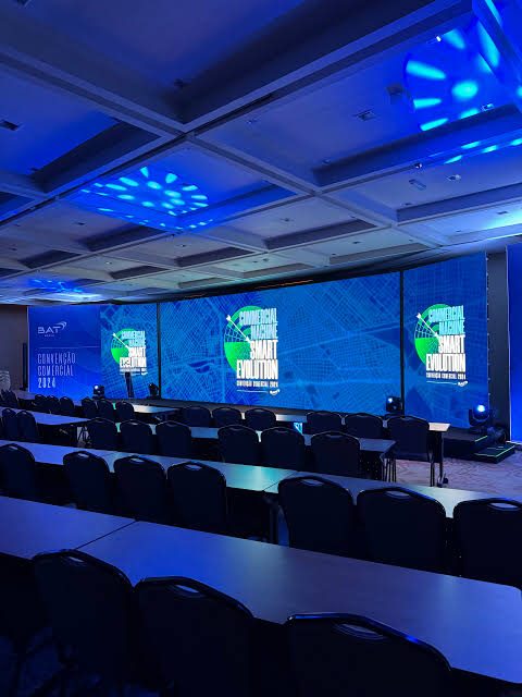Painel de LED em convenção comercial